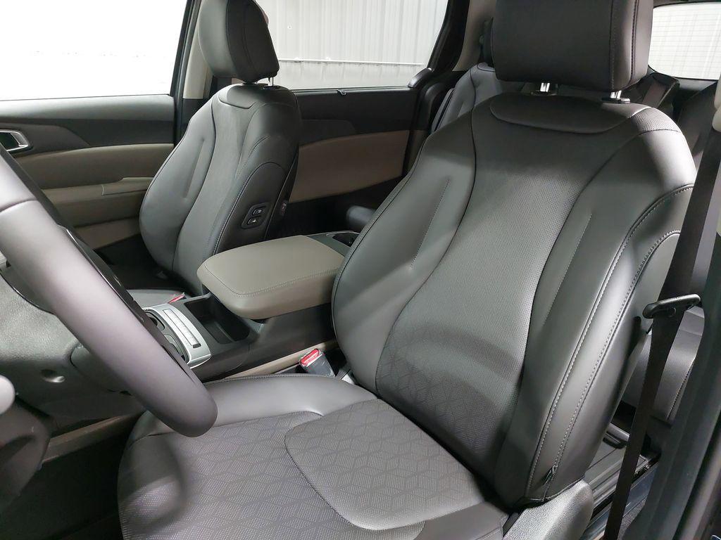 new 2026 Kia Carnival car, priced at $42,665