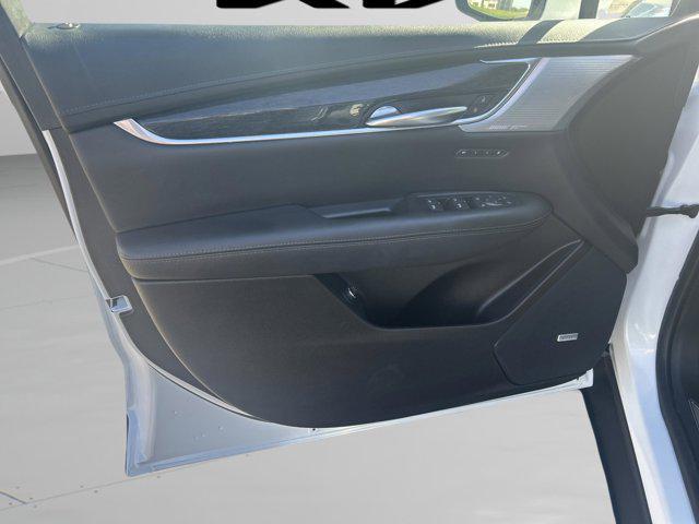 used 2023 Cadillac XT5 car, priced at $27,995