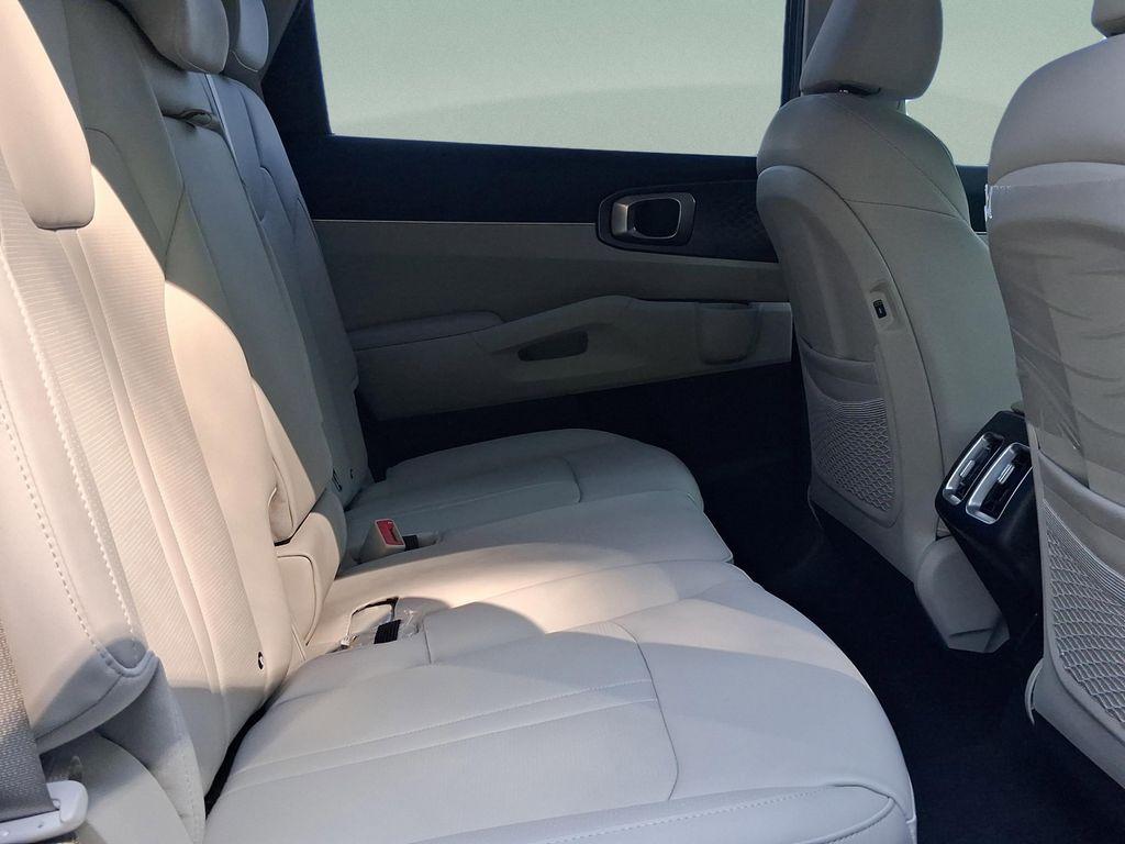 new 2026 Kia Sorento Hybrid car, priced at $43,594