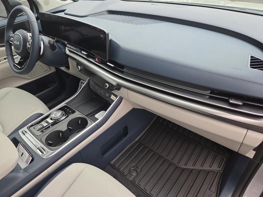 new 2026 Kia Carnival Hybrid car, priced at $54,644
