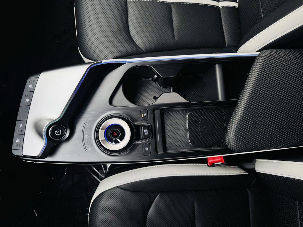 new 2025 Kia EV6 car, priced at $53,053
