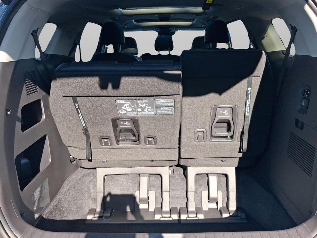 new 2026 Kia Carnival Hybrid car, priced at $52,729
