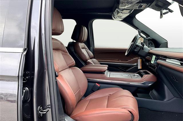 new 2026 Lincoln Navigator car, priced at $106,090