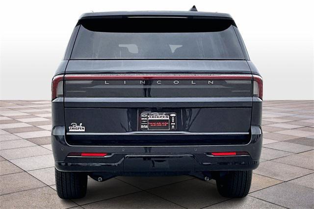 new 2026 Lincoln Navigator car, priced at $106,090