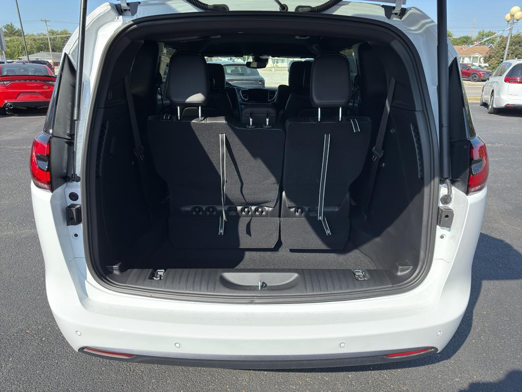 new 2026 Chrysler Pacifica car, priced at $49,555