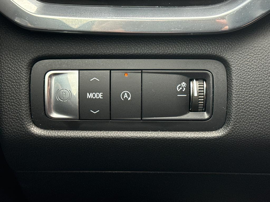 used 2025 GMC Acadia car, priced at $37,900