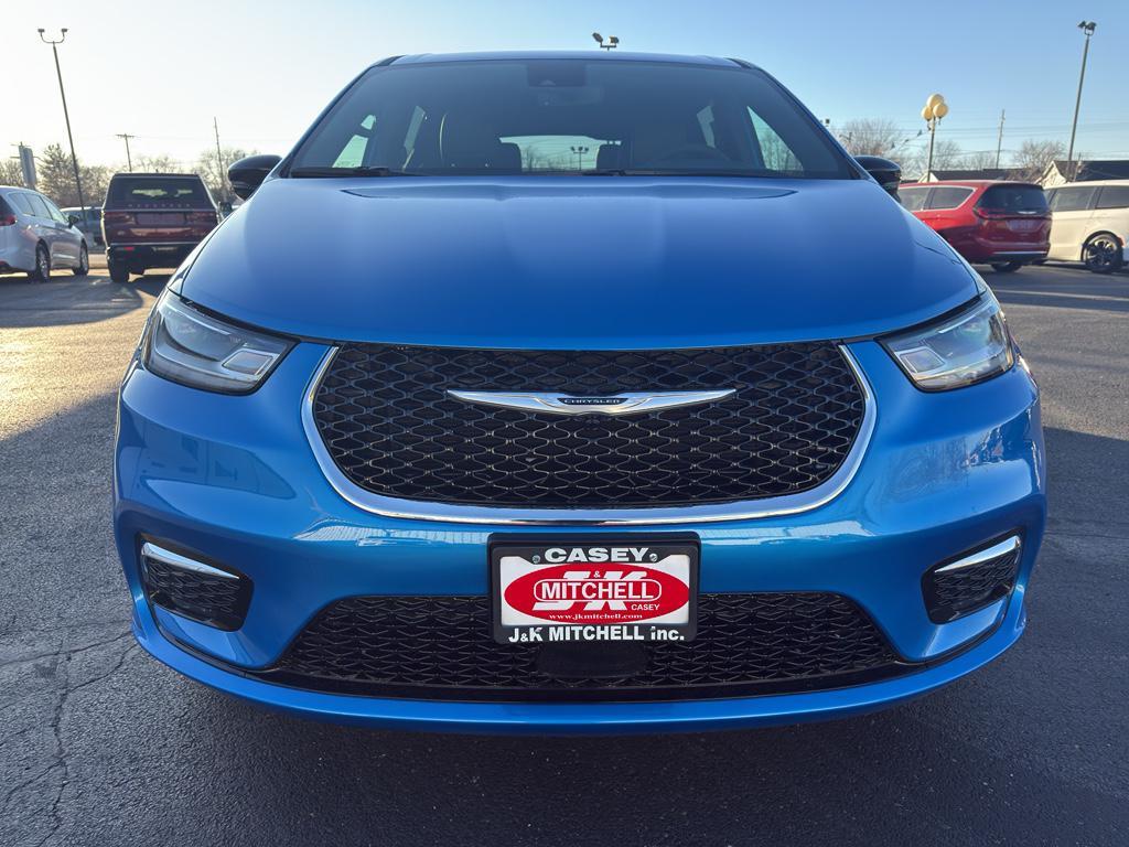 new 2026 Chrysler Pacifica car, priced at $49,955