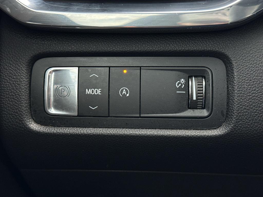 used 2024 GMC Acadia car, priced at $36,900