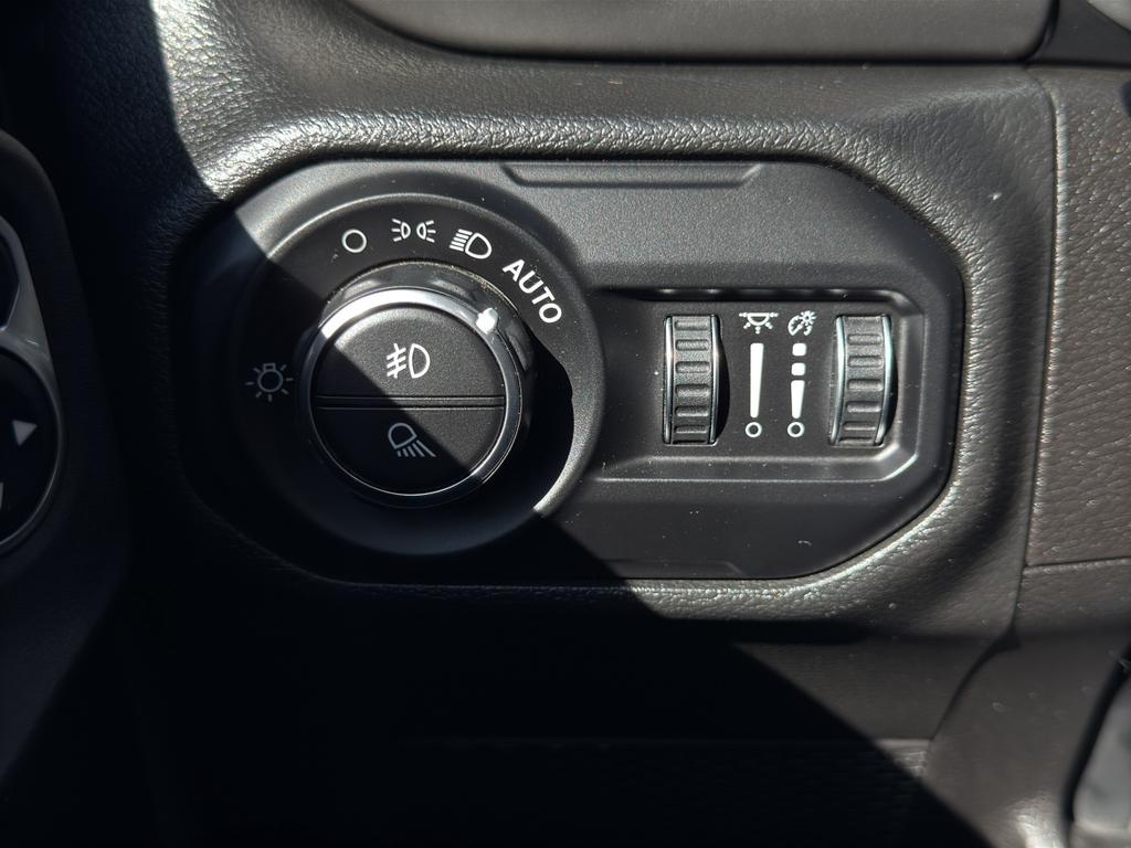 used 2022 Jeep Gladiator car, priced at $35,900