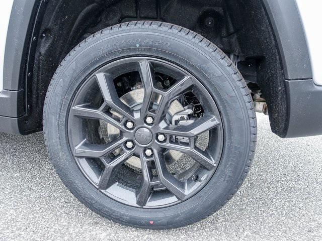 new 2025 Jeep Grand Cherokee car, priced at $49,156