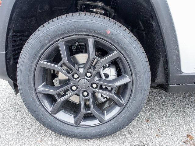 new 2025 Jeep Grand Cherokee car, priced at $49,156