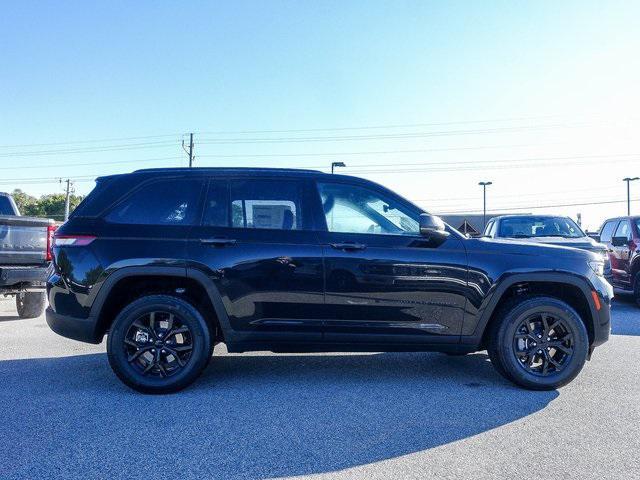 new 2025 Jeep Grand Cherokee car, priced at $42,483