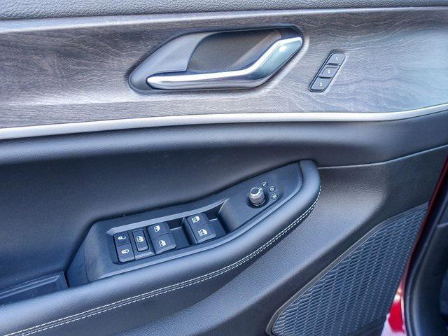 new 2025 Jeep Grand Cherokee car, priced at $45,807