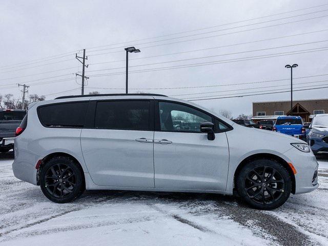 new 2026 Chrysler Pacifica car, priced at $46,680