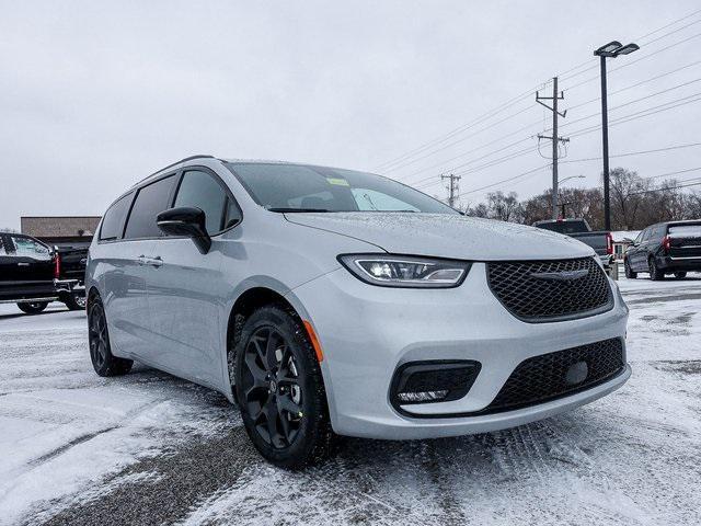new 2026 Chrysler Pacifica car, priced at $46,680