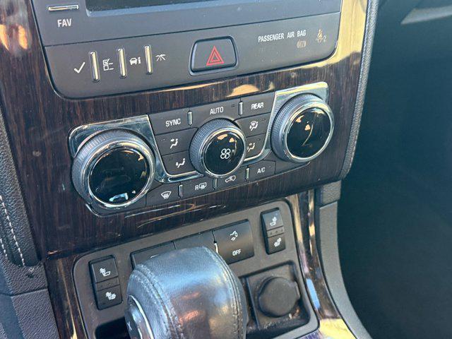 used 2015 Chevrolet Traverse car, priced at $10,999