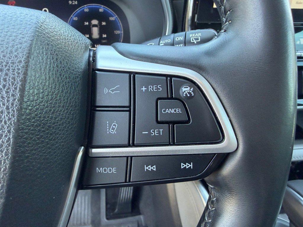 used 2023 Toyota Highlander car, priced at $36,598