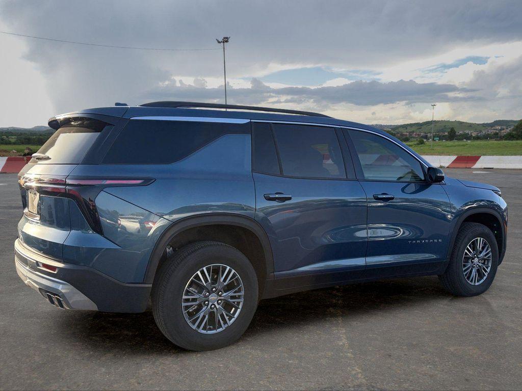 used 2025 Chevrolet Traverse car, priced at $37,598