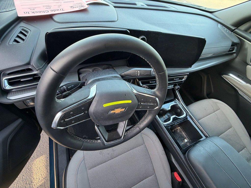 used 2025 Chevrolet Traverse car, priced at $37,598