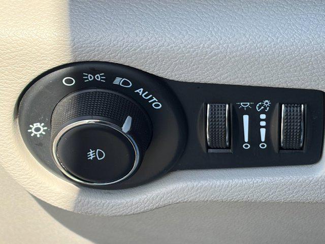 used 2023 Chrysler Pacifica car, priced at $23,999