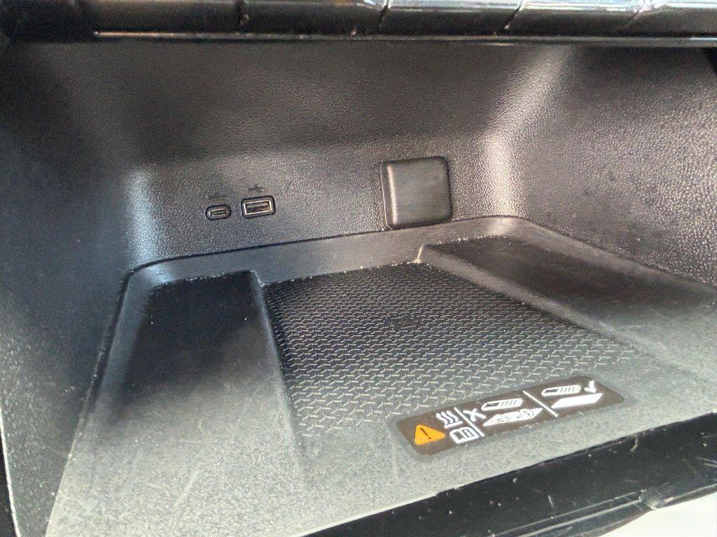 used 2025 Chevrolet Traverse car, priced at $35,098