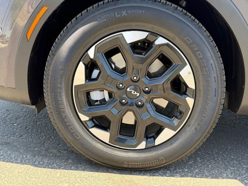 used 2025 Kia Sorento car, priced at $31,598