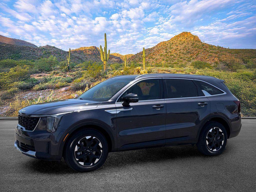 used 2025 Kia Sorento car, priced at $31,598