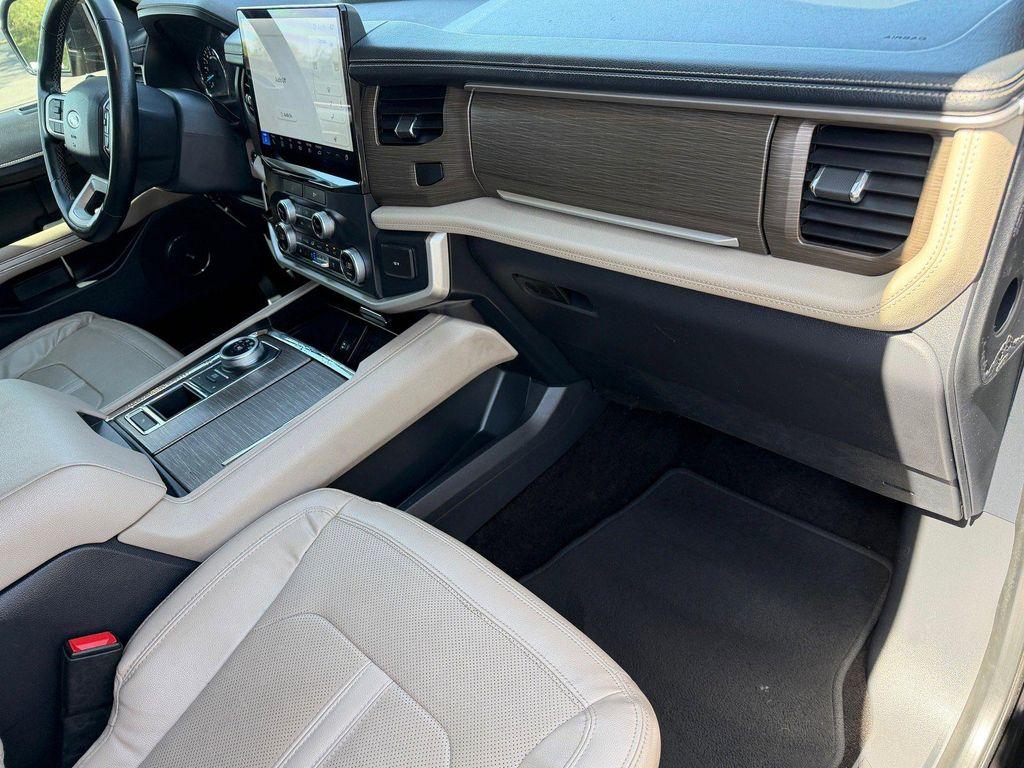 used 2022 Ford Expedition car, priced at $38,598