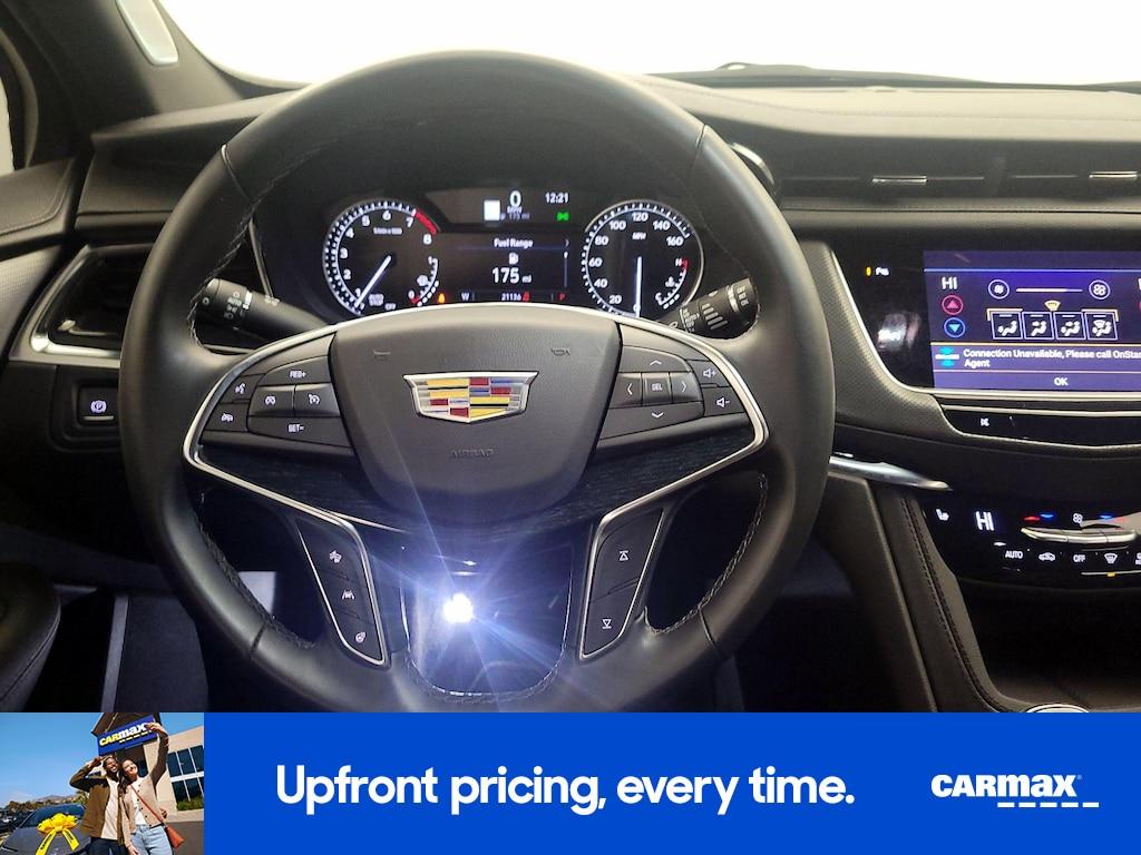 used 2025 Cadillac XT5 car, priced at $35,998