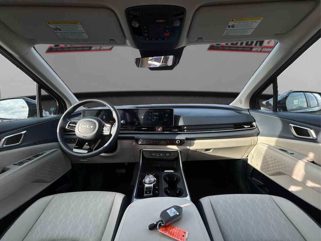 new 2026 Kia Carnival Hybrid car, priced at $43,970