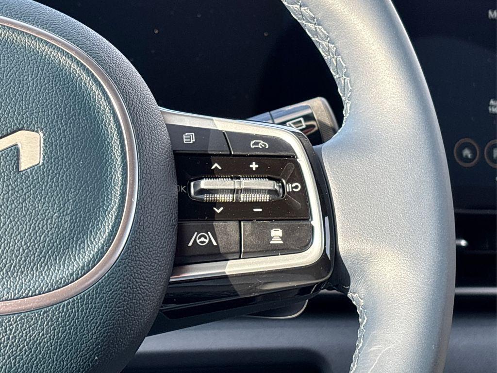 new 2026 Kia Carnival Hybrid car, priced at $43,970