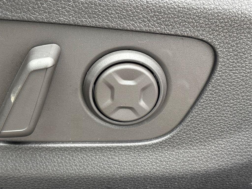 new 2025 Kia Carnival car, priced at $54,760