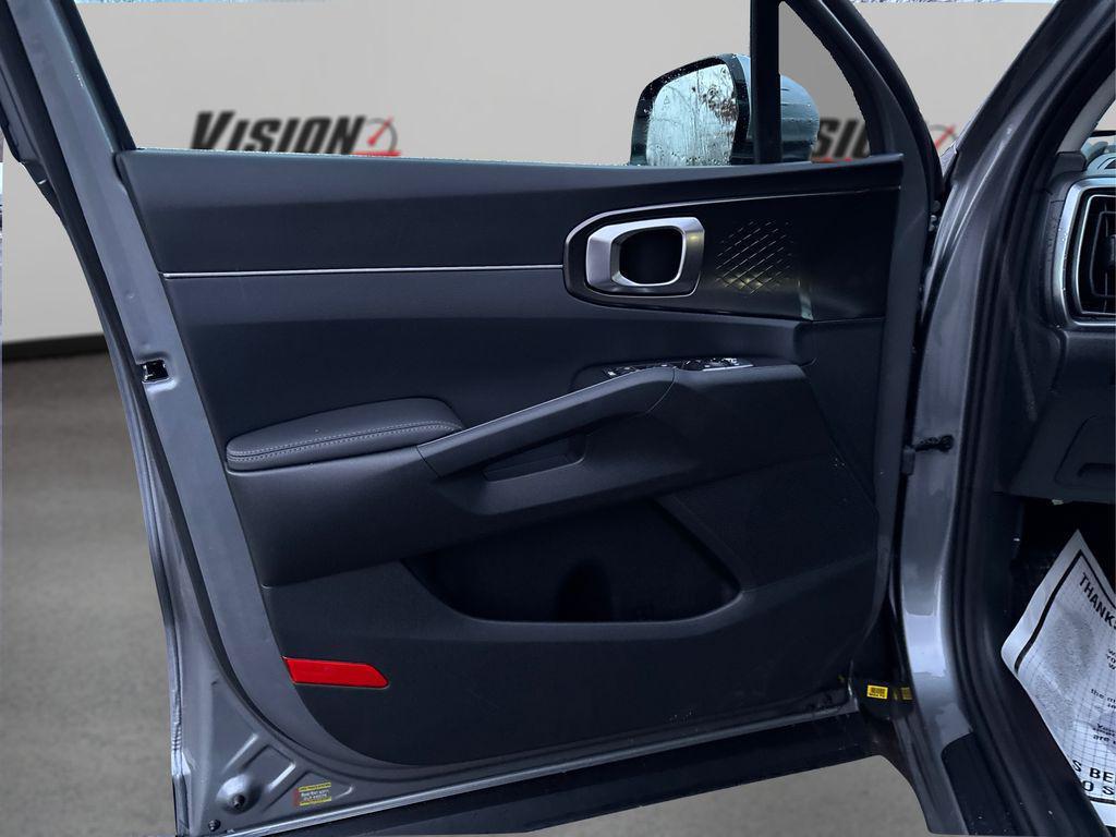 new 2026 Kia Sorento Hybrid car, priced at $39,870