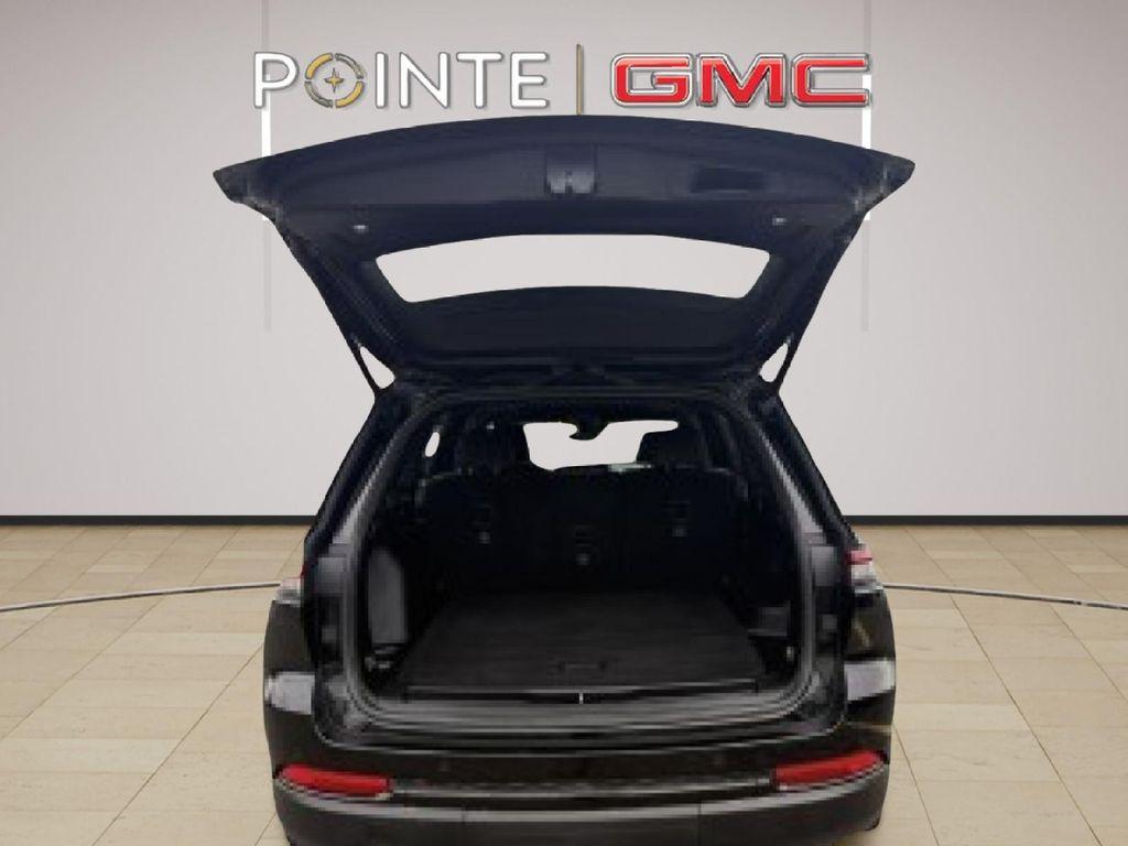 used 2022 Jeep Grand Cherokee car, priced at $24,922