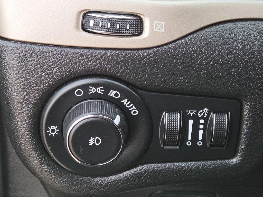 used 2014 Jeep Cherokee car, priced at $11,000