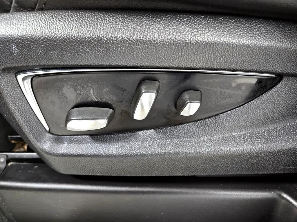 used 2015 Cadillac Escalade ESV car, priced at $14,995