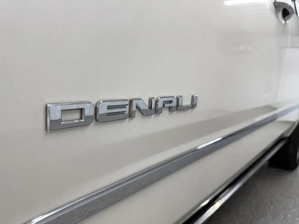 used 2015 GMC Yukon XL car, priced at $17,995