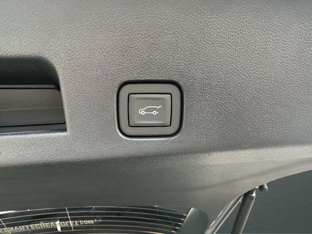 new 2026 Chevrolet Traverse car, priced at $46,903