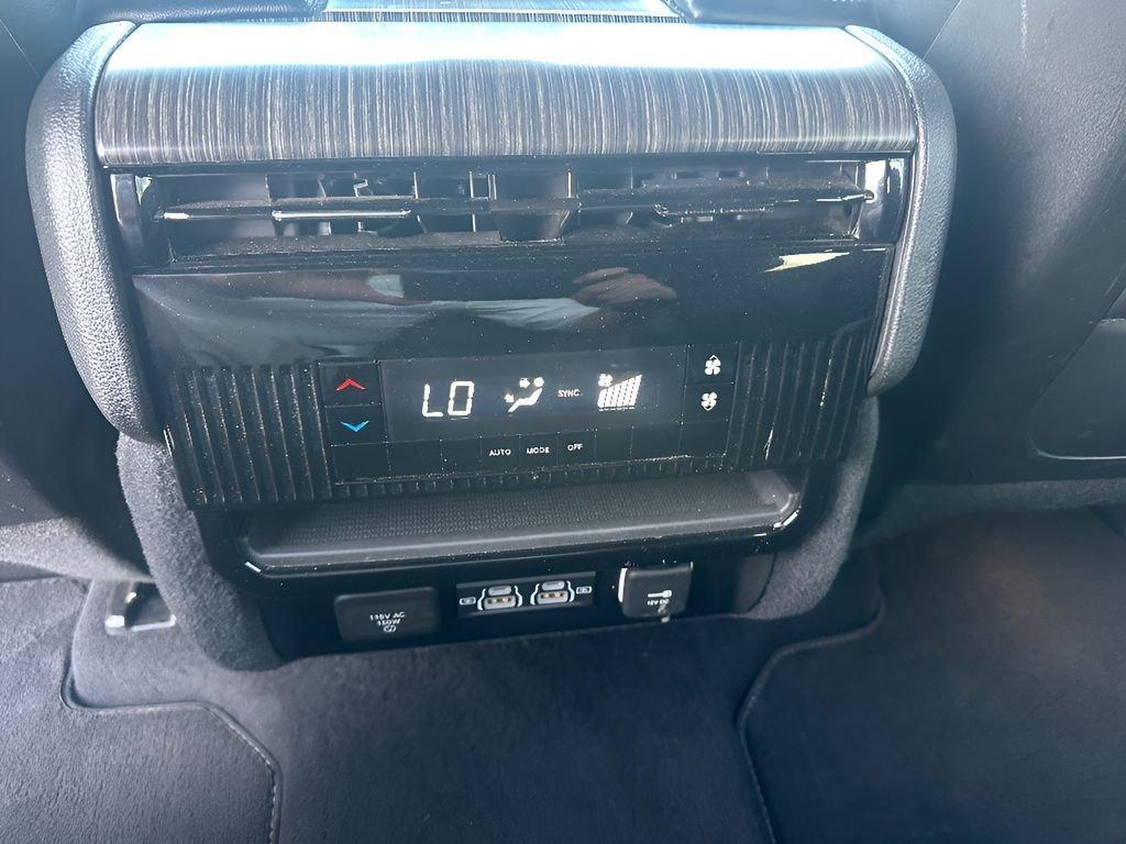 used 2024 Jeep Wagoneer car