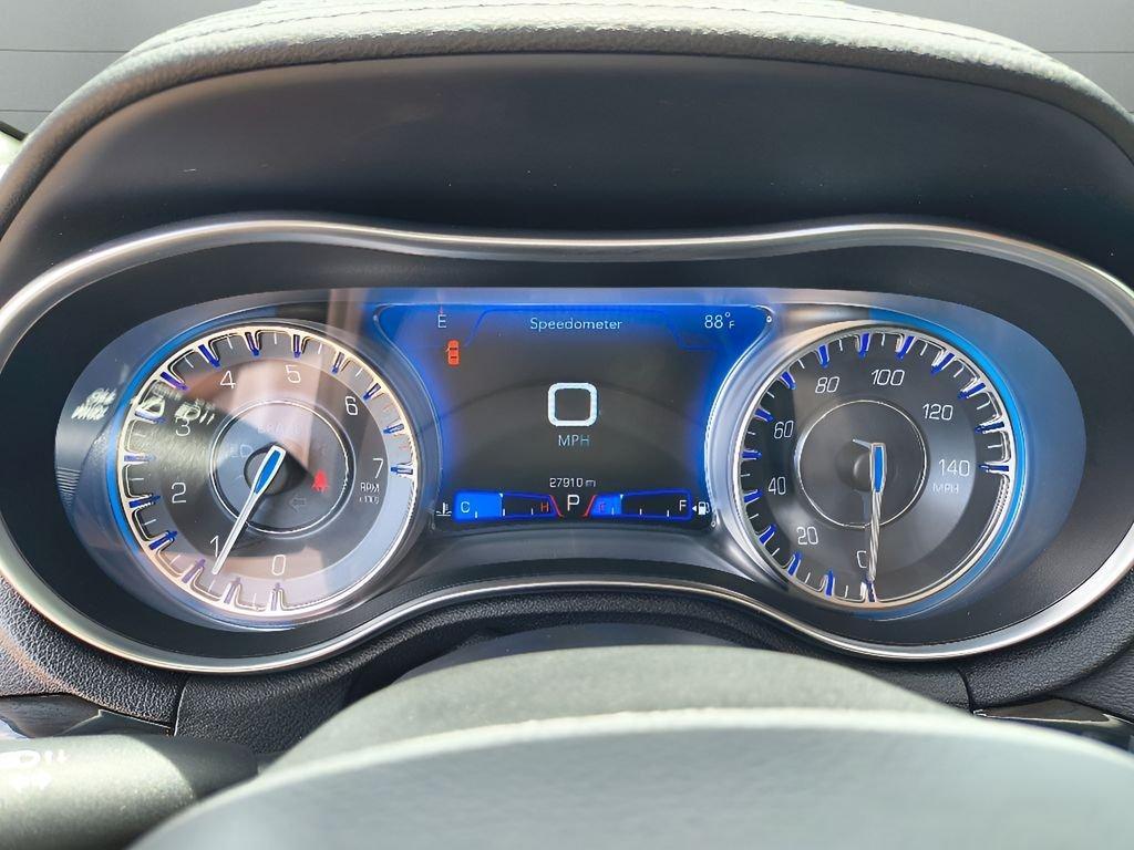 used 2023 Chrysler 300 car