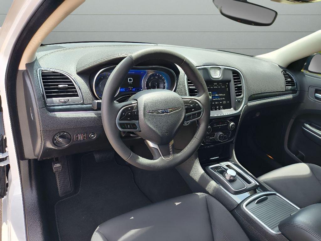 used 2023 Chrysler 300 car