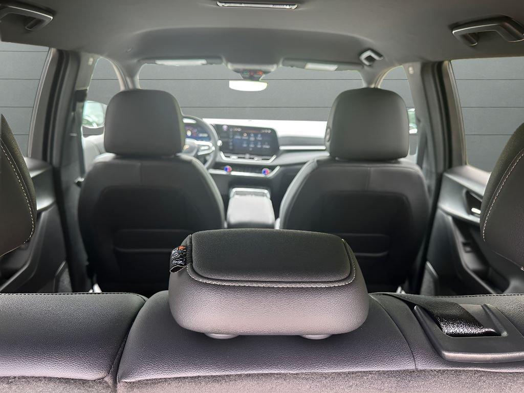 new 2026 Chevrolet Equinox car, priced at $33,089