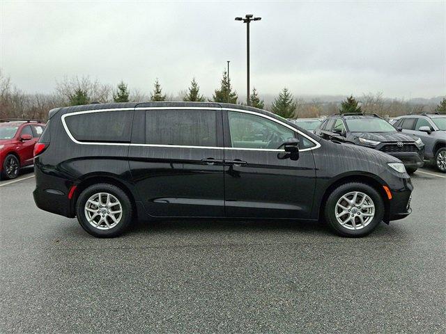 used 2024 Chrysler Pacifica car, priced at $25,995
