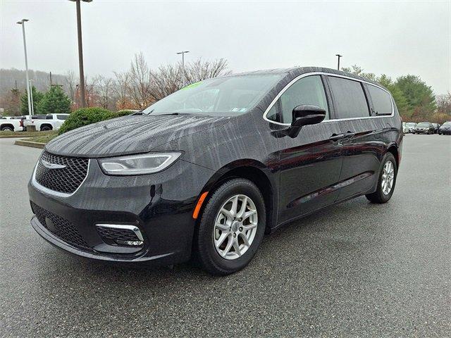 used 2024 Chrysler Pacifica car, priced at $25,995