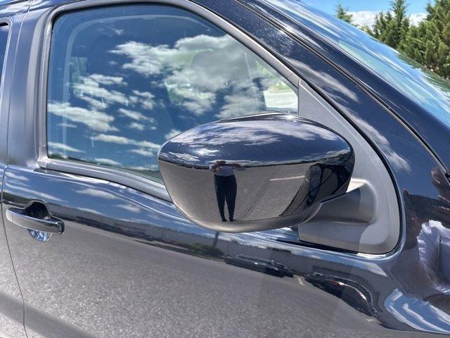 used 2022 Nissan Frontier car