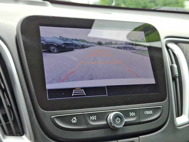 2024 Summit White Chevrolet Malibu