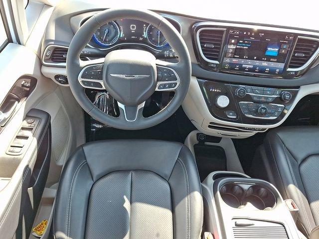 used 2023 Chrysler Pacifica car, priced at $25,995