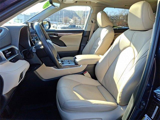 used 2024 Toyota Highlander car, priced at $48,895