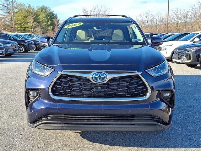 used 2024 Toyota Highlander car, priced at $48,895