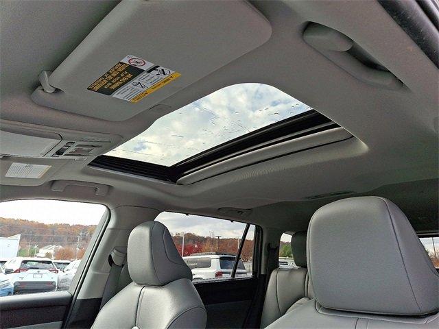 used 2024 Toyota Highlander car, priced at $39,990